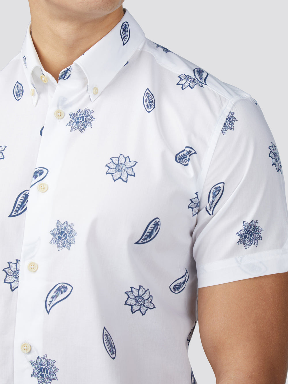 White Ben Sherman Signature Floral Shirts | 305687-LQS