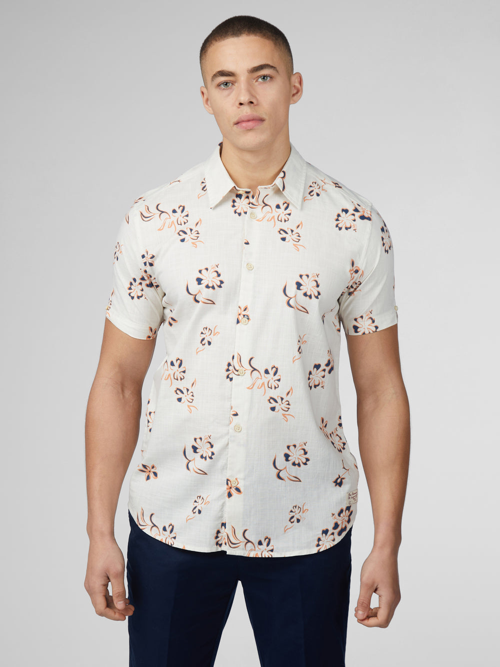 White Ben Sherman Signature Linear Floral Shirts | 421573-MOP