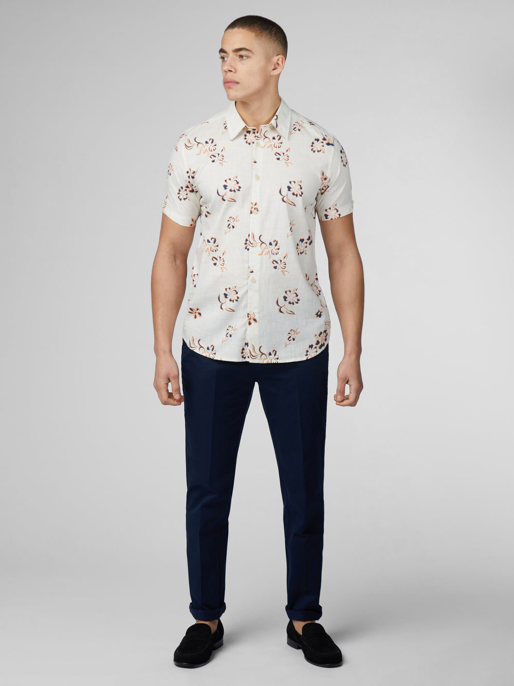 White Ben Sherman Signature Linear Floral Shirts | 421573-MOP