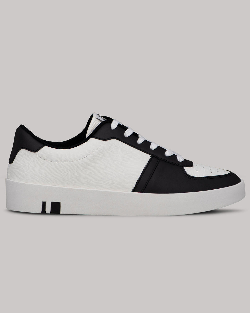 White / Black Ben Sherman Richmond Sneakers | 956403-EWU