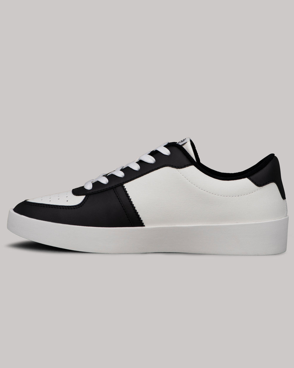 White / Black Ben Sherman Richmond Sneakers | 956403-EWU